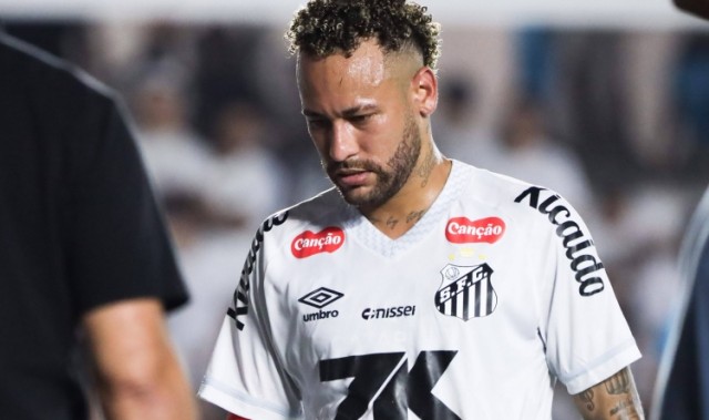 完美体育官网-还能去世界杯吗？34岁内马尔身价停止下跌仍1000万欧 同龄人中第6