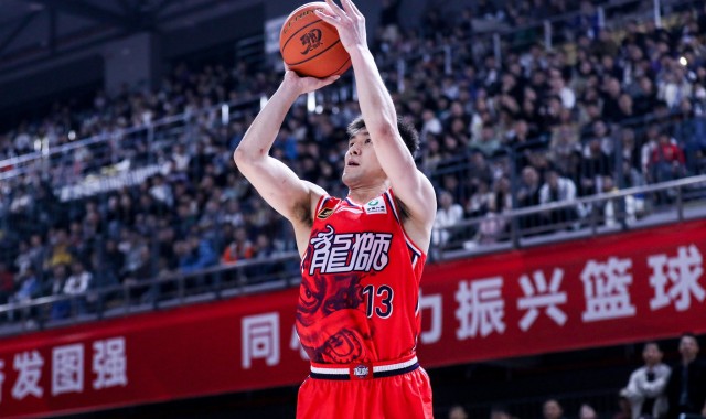 完美体育品牌-韩乔生：郭艾伦刚复出就遭遇伤病 每次倒下都是对身体&amp;意志的考验